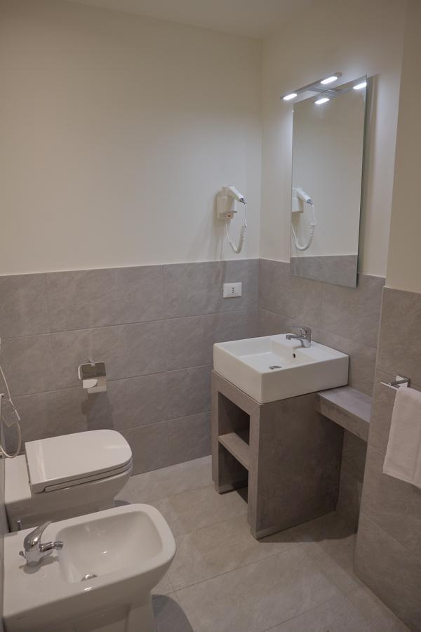 Dimora Dell'Arte - Foresteria Lombarda Smart Rent 塞斯托-聖喬凡尼 外观 照片